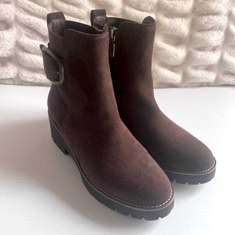***SOLD****Blondo Brown Suede Boots - Size 7.5 GUC